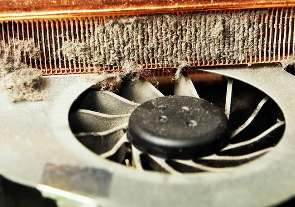 Gambar 1: Debu menyumbat ventilasi